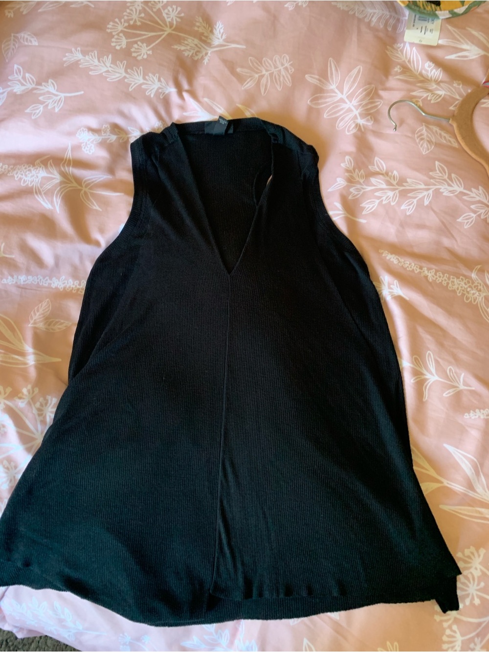 Mossimo Supply Co. Black V-Neck Sleeveless Tank Top